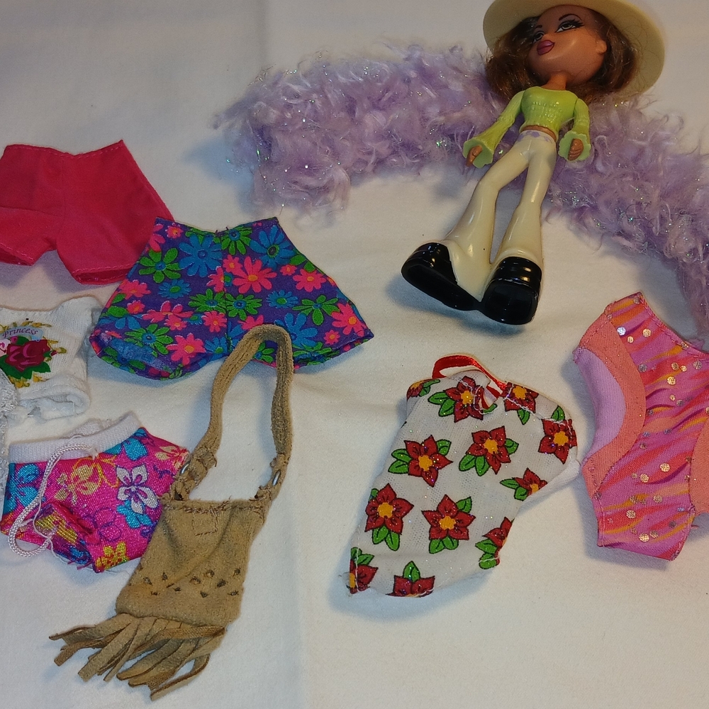 Stylish Bratz Doll with 54 Clothing and Accessories Pk.
